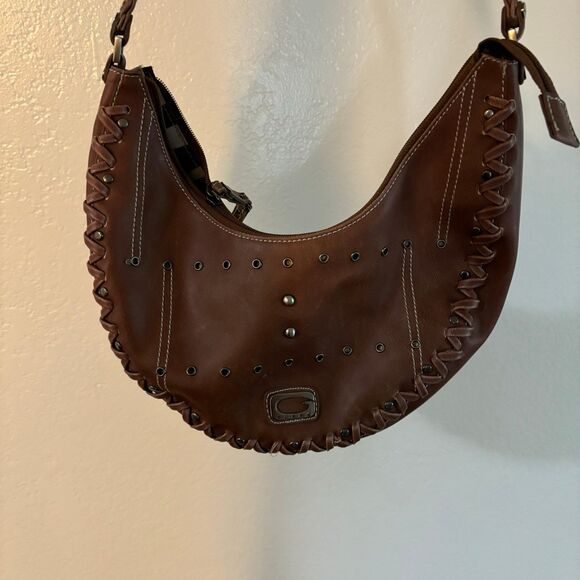 Vintage GUESS Camel Brown Embossed Hobo Bag Purse - Picture 1 of 8